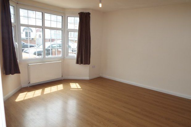 Thumbnail Property to rent in Park Avenue, Gravesend