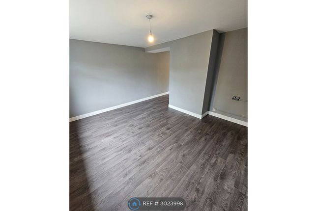 Tipton Drive, Manchester photo 4