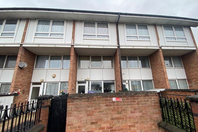 Thumbnail Maisonette for sale in 19 Stubbs Road, Off Catherine Street, Leicester