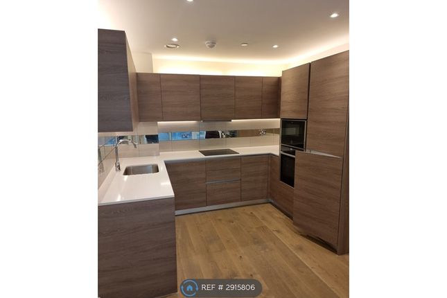 Flat, Norton House Duke Of Wellington Avenue, London photo 3