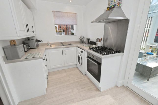 105, Kirkdale Crescent, West Yorkshire photo 3