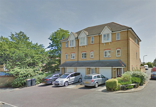 1-bed house on Room 4 91 Redwood Grove, Bedford, £650/mo