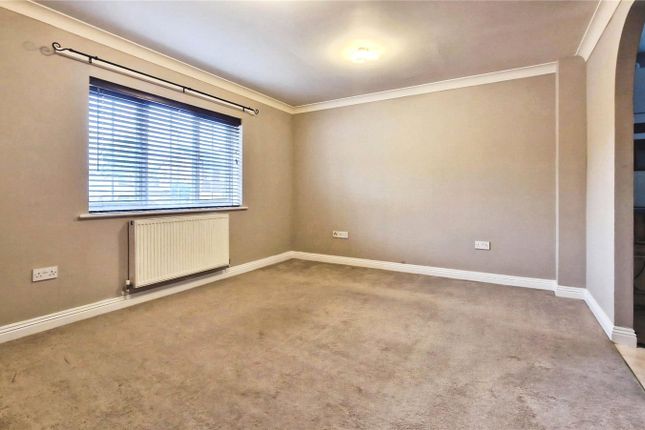 1, Blatchly House, Binfield photo 2