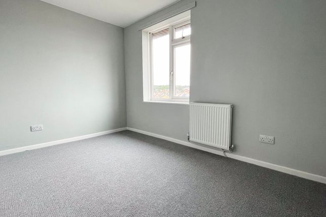 30 Kings Road, East Cowes photo 4