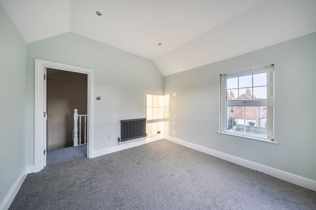 Flat 2, 4, Elm Park, Stanmore photo 4