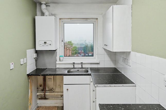 19 Highlands Drive, Leeds photo 5