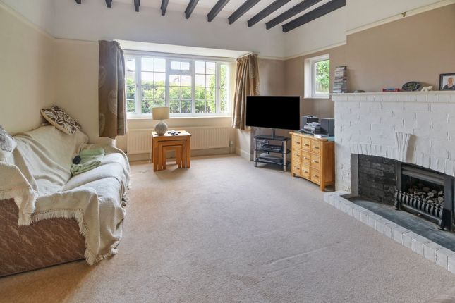 12 Cudlow Avenue, Littlehampton photo 4