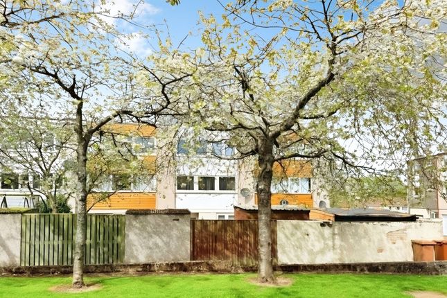 2 Forres Drive, Glenrothes photo 2