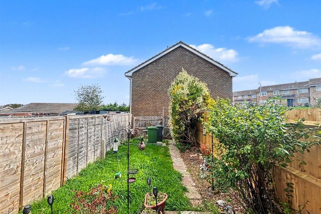 30, Elderwood Close, Eastbourne photo 4