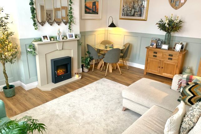 Flat 4, 23, Banks Road, Wirral photo 4