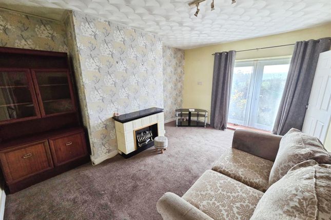 25, Greenhead, Crook photo 2