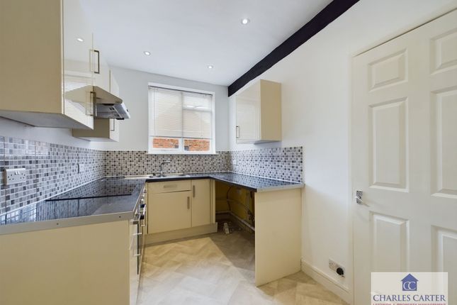 Flat 2, Tewkesbury photo 4