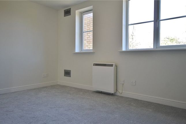 13, Ashdown Close, Surrey photo 4