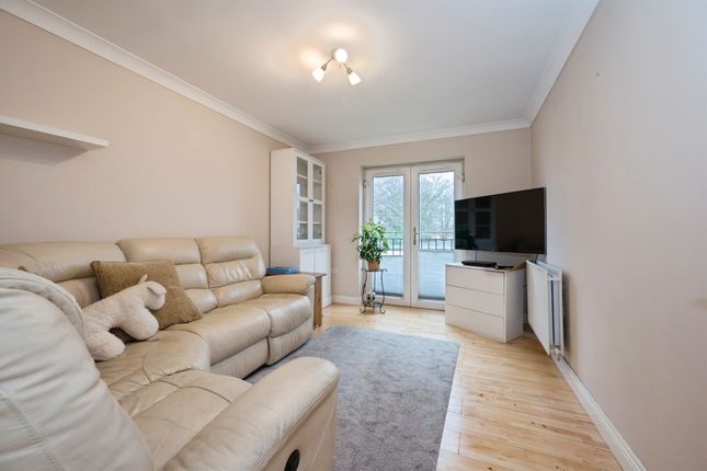 6, Cresbee Court, Toynbee Road, Eastleigh photo 2