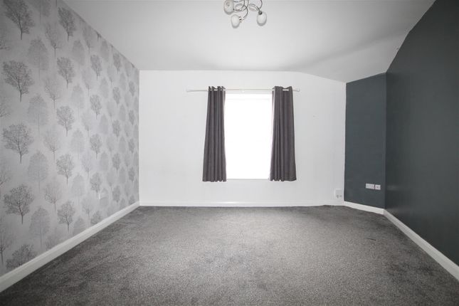 26, Ford Hill, Bradford photo 5