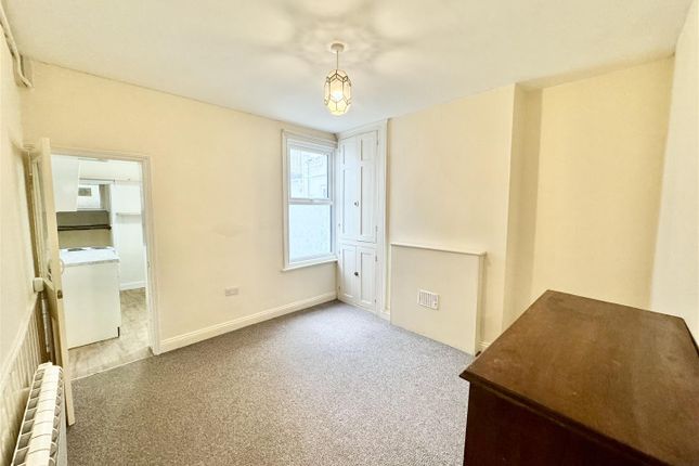 2, Croft Terrace, Old Town, Hastings photo 4