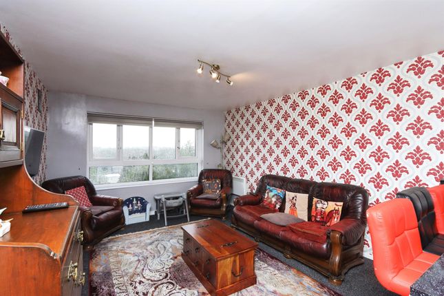 Flat for sale in St. Cecilia Close, Kidderminster