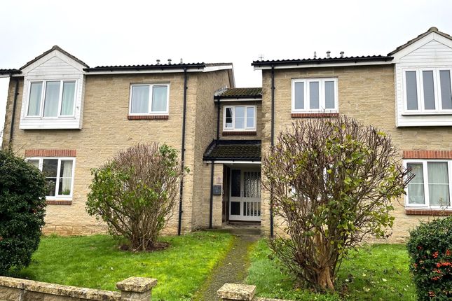 Flat to rent in The Toose, Yeovil