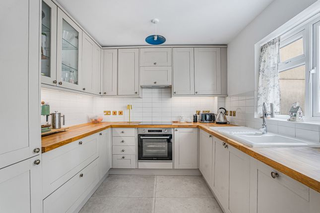 8, Woodlands Road, Gloucestershire photo 3