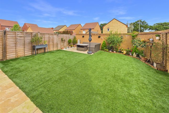 13, Carbonel Close, Gloucester photo 3