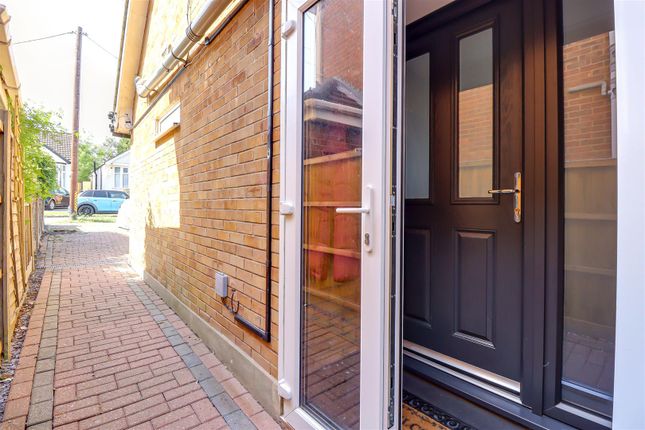 1b, The Crescent, Hadleigh photo 2