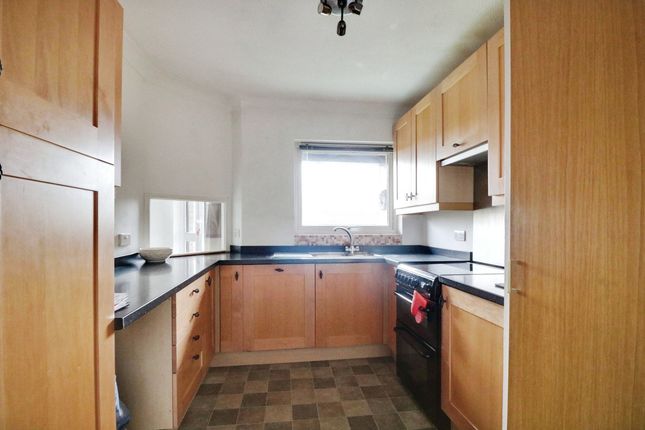 35, The Gallops, Basildon photo 4