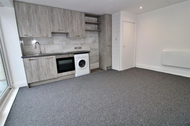 Thumbnail Flat to rent in Knowle Avenue, Blackpool