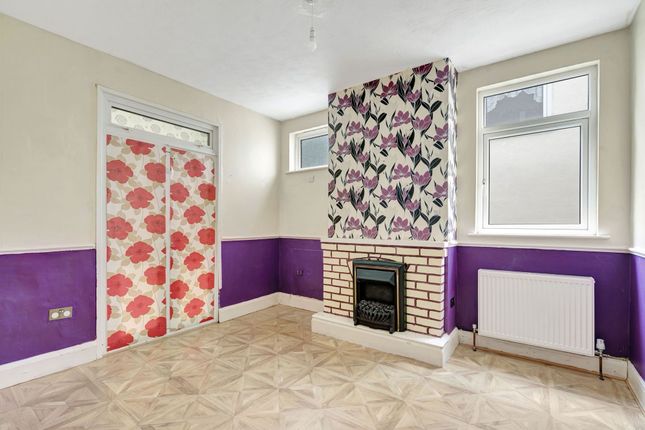 81 Rochester Drive, Westcliff-On-Sea photo 2