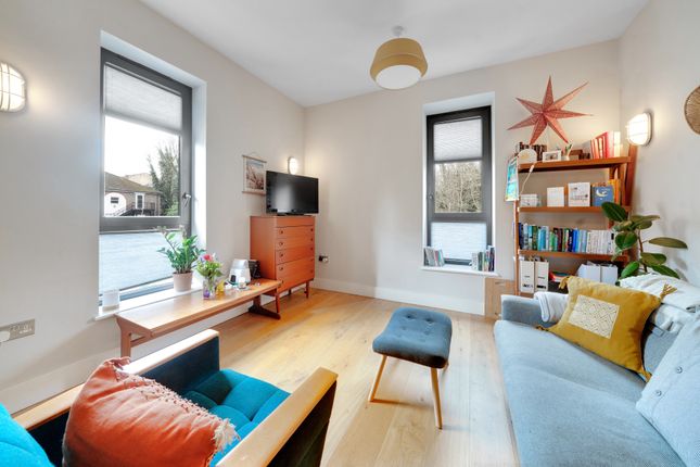 Flat for sale in 17 Wilmer Place, London