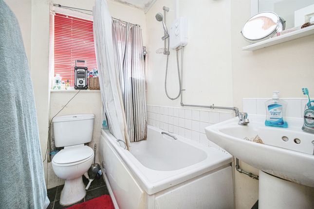 Flat for sale in Willow Court, Beverley