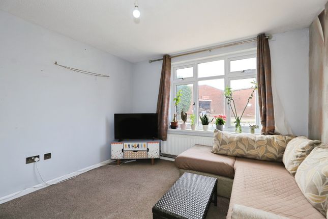 99, Fountain Lane, West Midlands photo 2