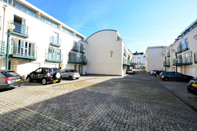 Thumbnail Town house to rent in Golden Lane, Brighton