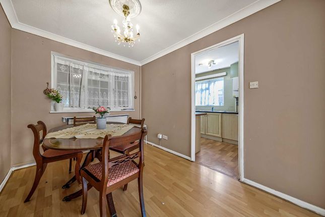 40, Wardell Close, London photo 4
