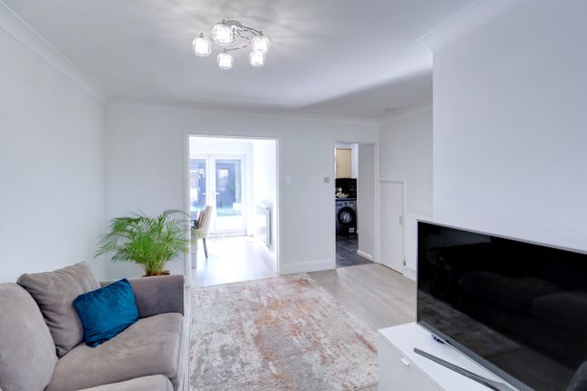 29, Whitebeam Drive, South Ockendon photo 4