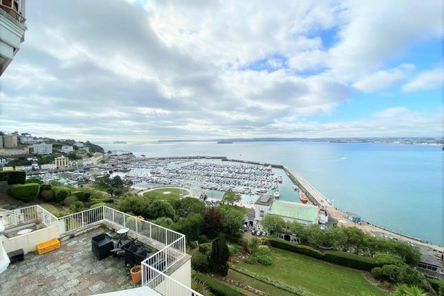 2-bed flat on 4 Seacliff, Torquay, £249,950
