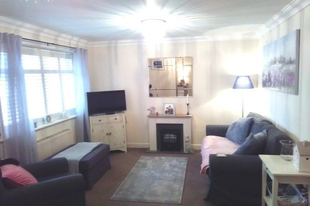 Flat to rent in Aspenwood Drive, Sale