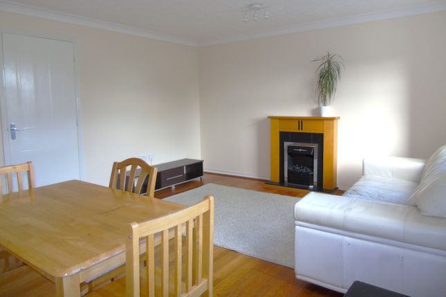 69 Pickfords Gardens, Slough photo 2