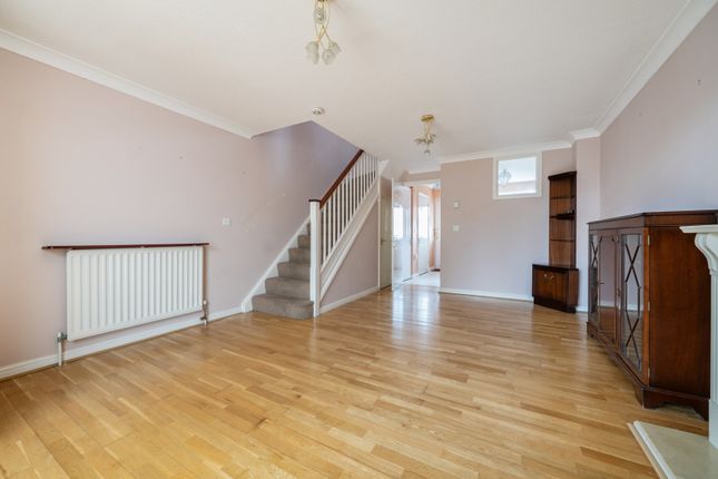 25, Bancroft Chase, Hornchurch photo 2
