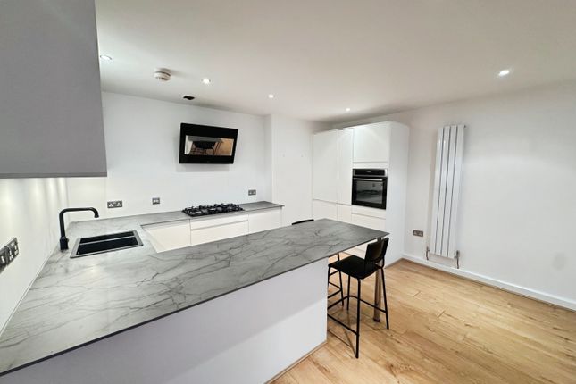 15, St James Quay, Leeds photo 2
