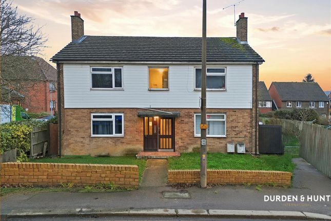 1-bed flat on 78a Albert Road, Buckhurst Hill, £275,000