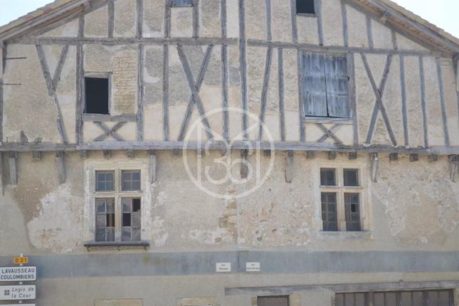 Property for sale in Jazeneuil, 86600, France, Poitou-Charentes, Jazeneuil, 86600, France