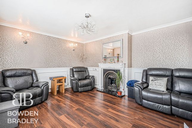 333 Manford Way, Chigwell photo 3