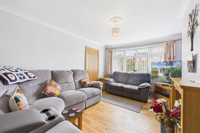79, Welbeck Avenue, Aylesbury photo 4