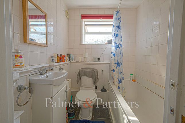 16, Parkeston Road, Harwich photo 5