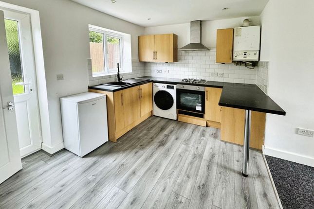 1a Lodge Court, Telford photo 3
