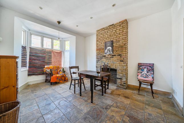 48, Aycliffe Road, London photo 2