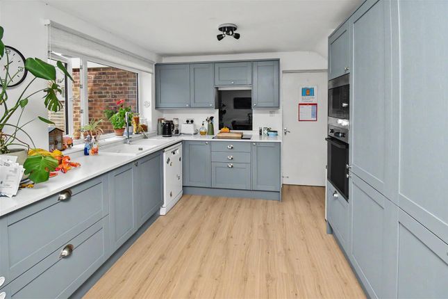 7, Stafford Road, Gretton photo 4