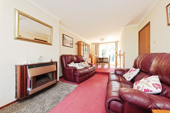 20, Maple Close, Canterbury photo 3
