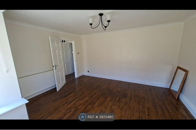 Burnside Close, Harrogate photo 3