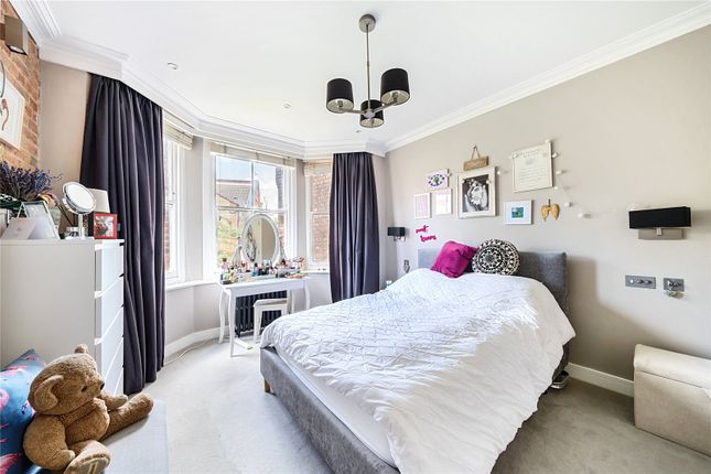 Flat for sale in Weston Park, Crouch End